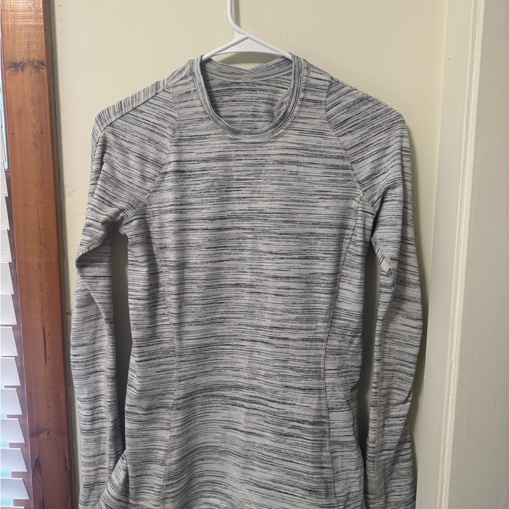 lululemon athletica Gray Heathered Long-Sleeve Crew Top